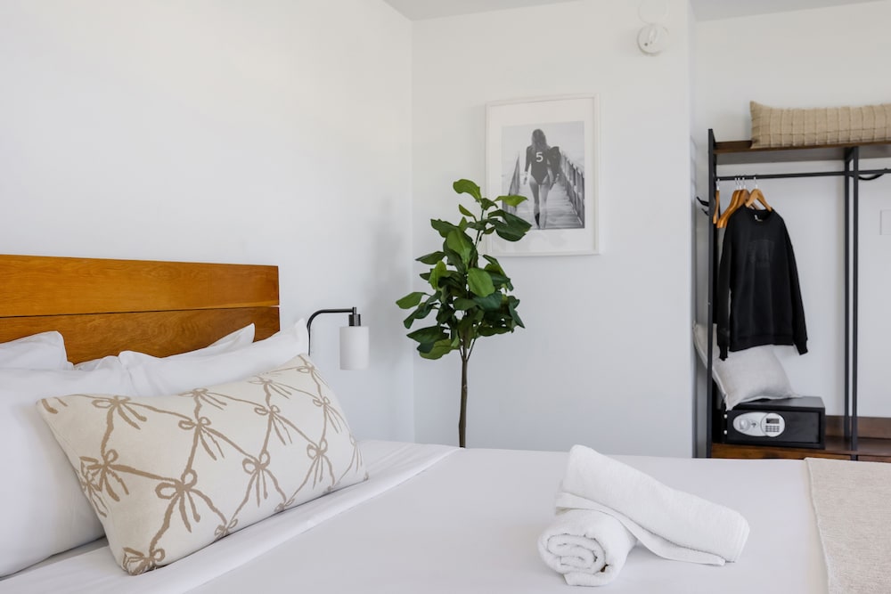 The Meridian Hotel by At Mine Hospitality — Hotel rooms in Miami, Florida