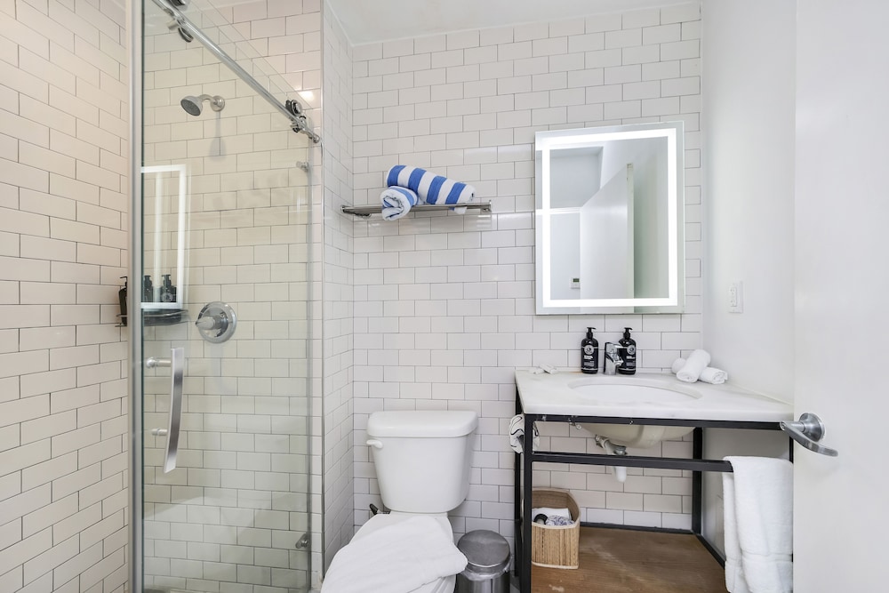 The Meridian Hotel by At Mine Hospitality — Hotel rooms in Miami, Florida