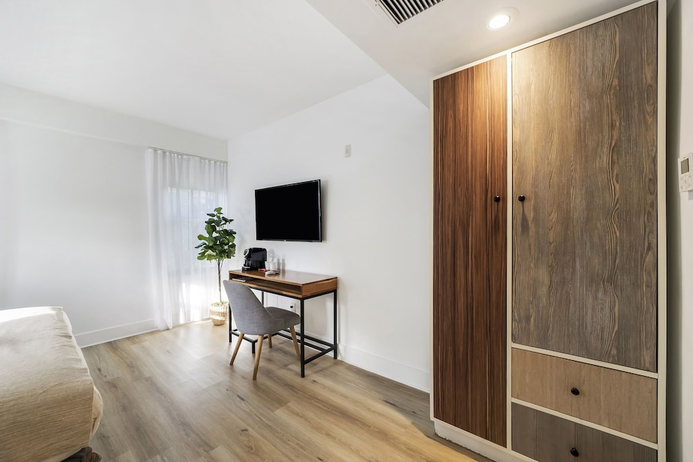 The Meridian Hotel by At Mine Hospitality — Hotel rooms in Miami, Florida