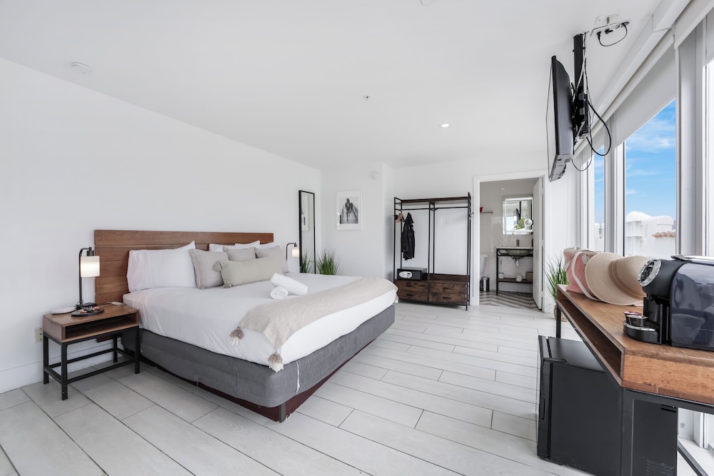 The Meridian Hotel by At Mine Hospitality — Hotel rooms in Miami, Florida