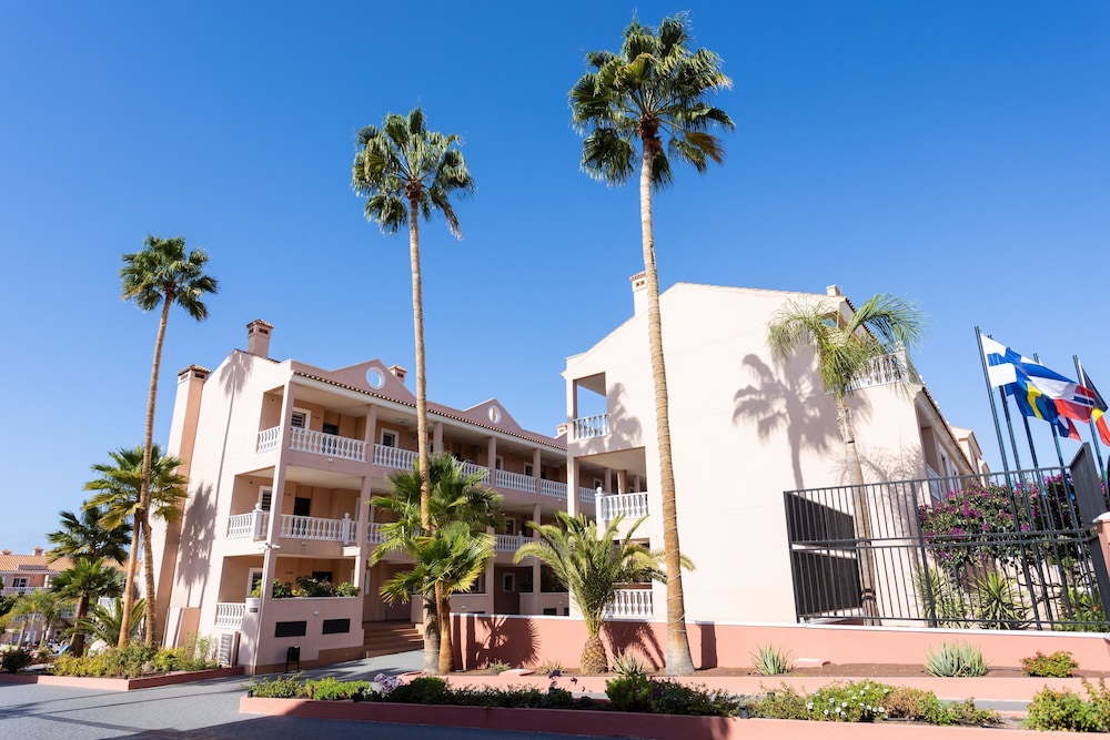 Hotel El Duque — Hotel building in Costa Adeje, Canary Islands