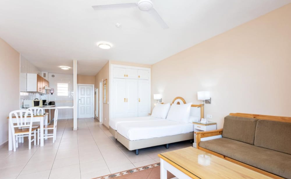 Hotel El Duque — Hotel rooms in Costa Adeje, Canary Islands
