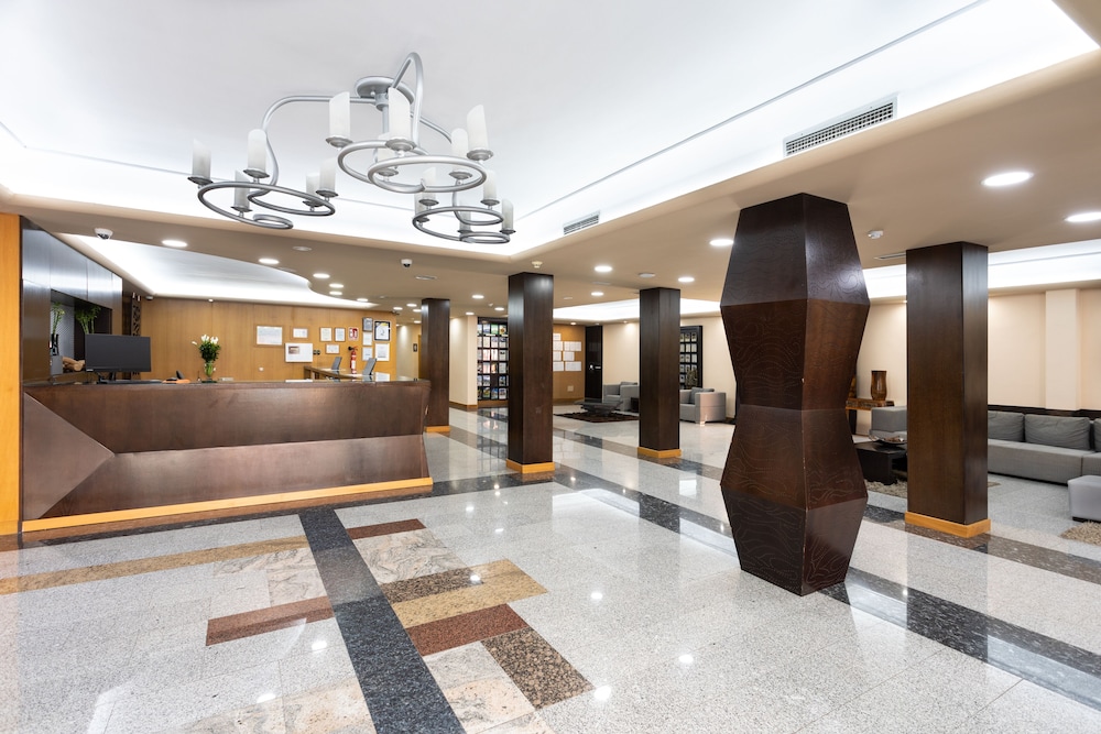 Hotel El Duque — Hotel building in Costa Adeje, Canary Islands