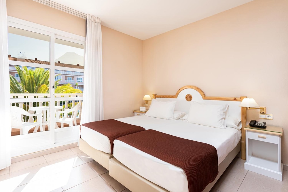 Hotel El Duque — Hotel rooms in Costa Adeje, Canary Islands