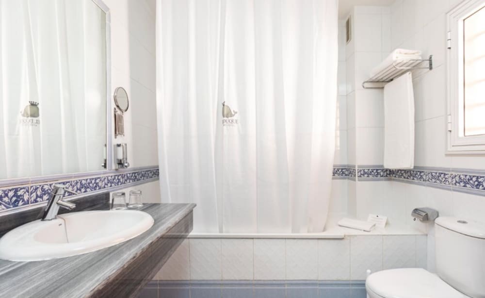 Hotel El Duque — Hotel rooms in Costa Adeje, Canary Islands