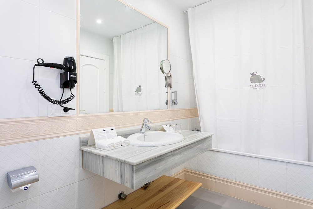 Hotel El Duque — Hotel rooms in Costa Adeje, Canary Islands