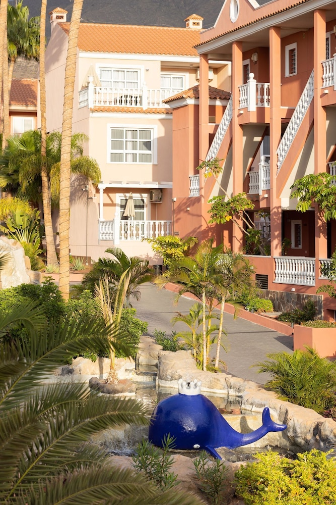 Hotel El Duque — Hotel building in Costa Adeje, Canary Islands