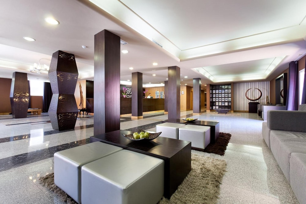 Hotel El Duque — Hotel building in Costa Adeje, Canary Islands