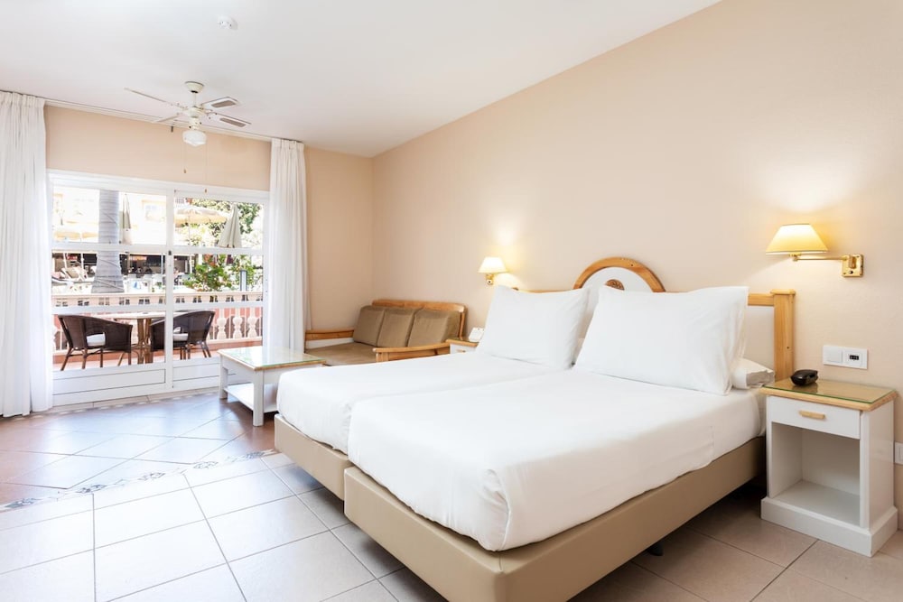 Hotel El Duque — Hotel rooms in Costa Adeje, Canary Islands