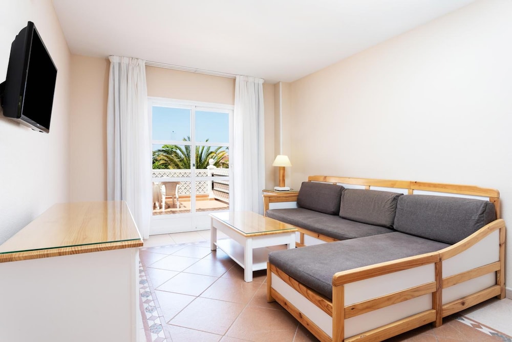 Hotel El Duque — Hotel rooms in Costa Adeje, Canary Islands
