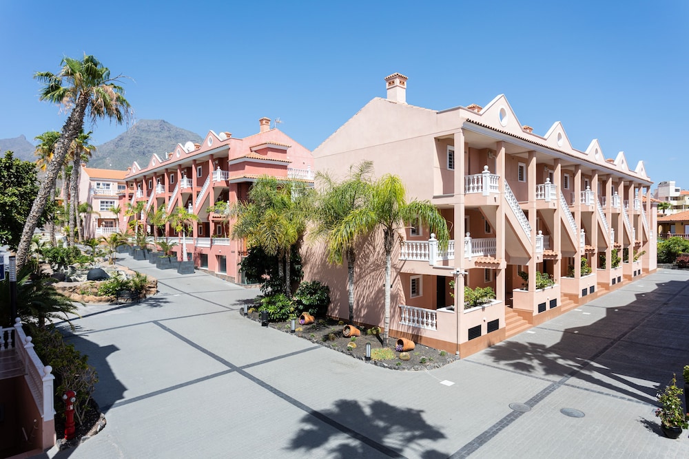 Hotel El Duque — Hotel building in Costa Adeje, Canary Islands