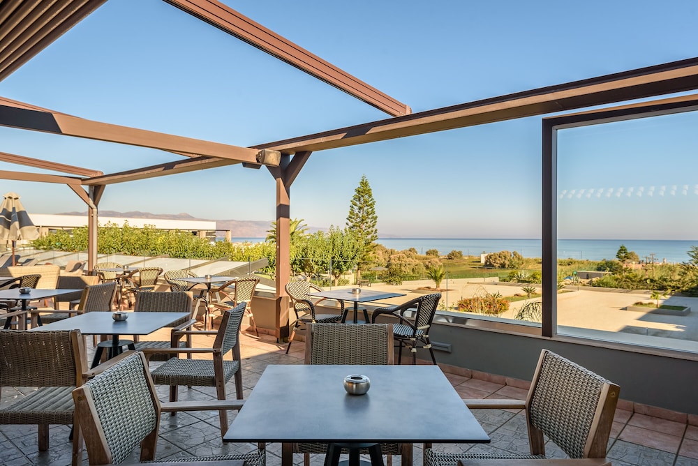 Solimar Aquamarine Resort — Restaurant & bars in Platanias