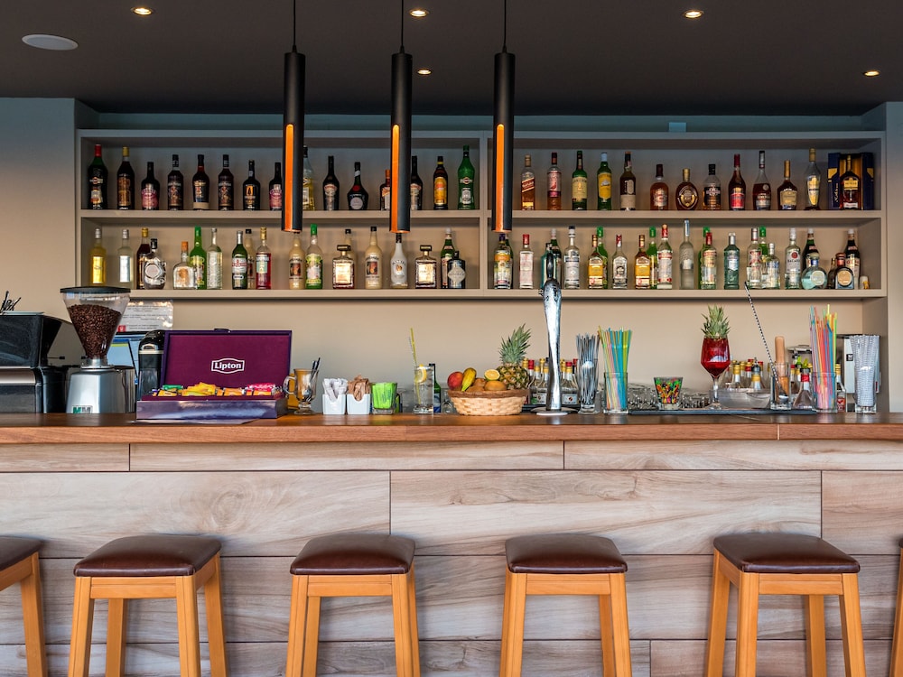 Solimar Aquamarine Resort — Restaurant & bars in Platanias