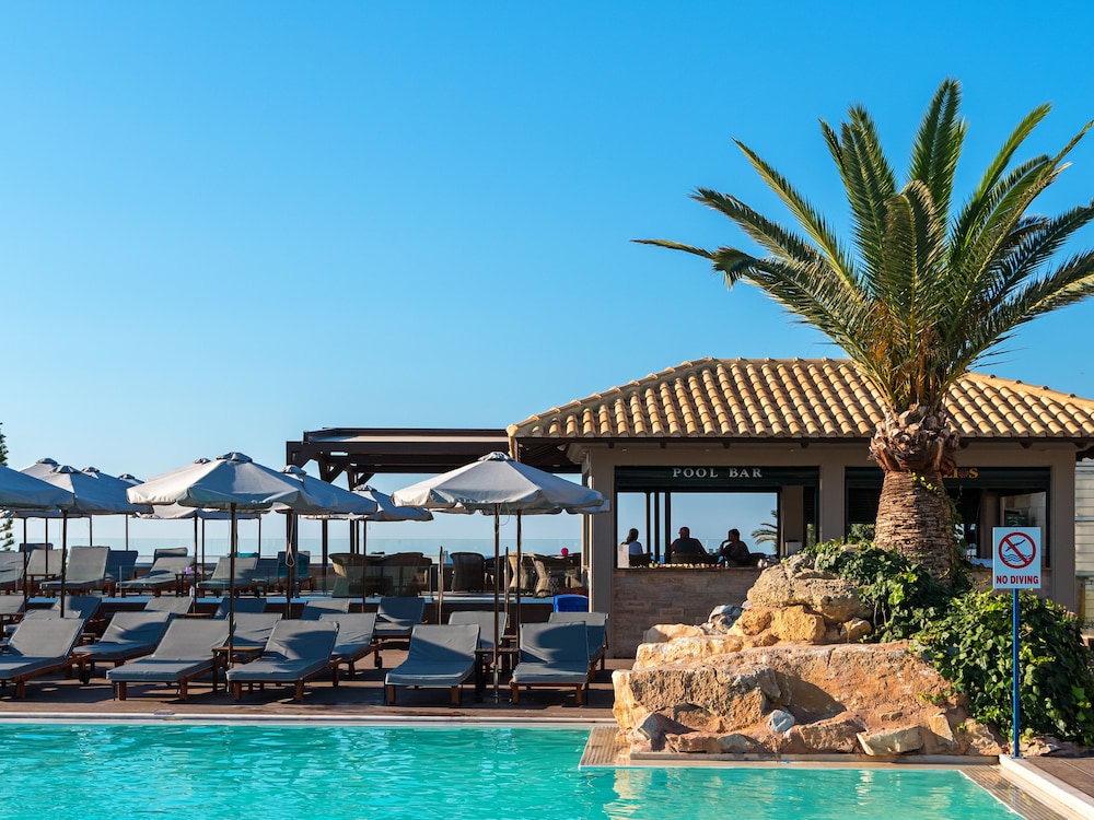 Solimar Aquamarine Resort — Swimming pool in Platanias