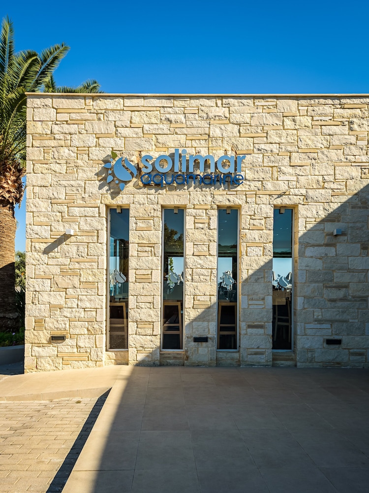 Solimar Aquamarine Resort — Hotel building in Platanias