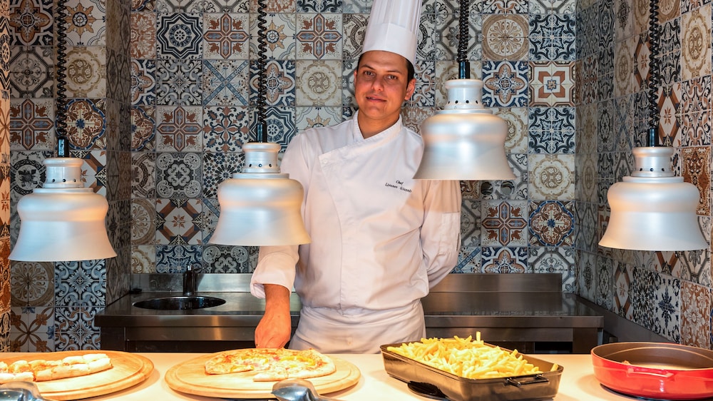 Solimar Aquamarine Resort — Restaurant & bars in Platanias