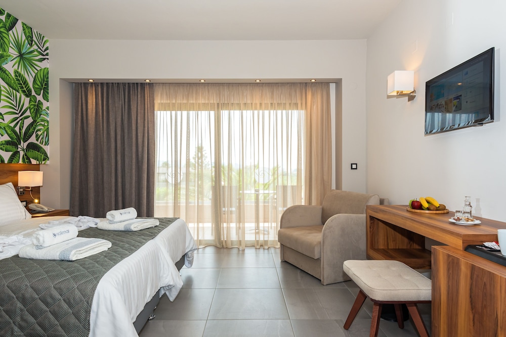 Solimar Aquamarine Resort — Hotel rooms in Platanias