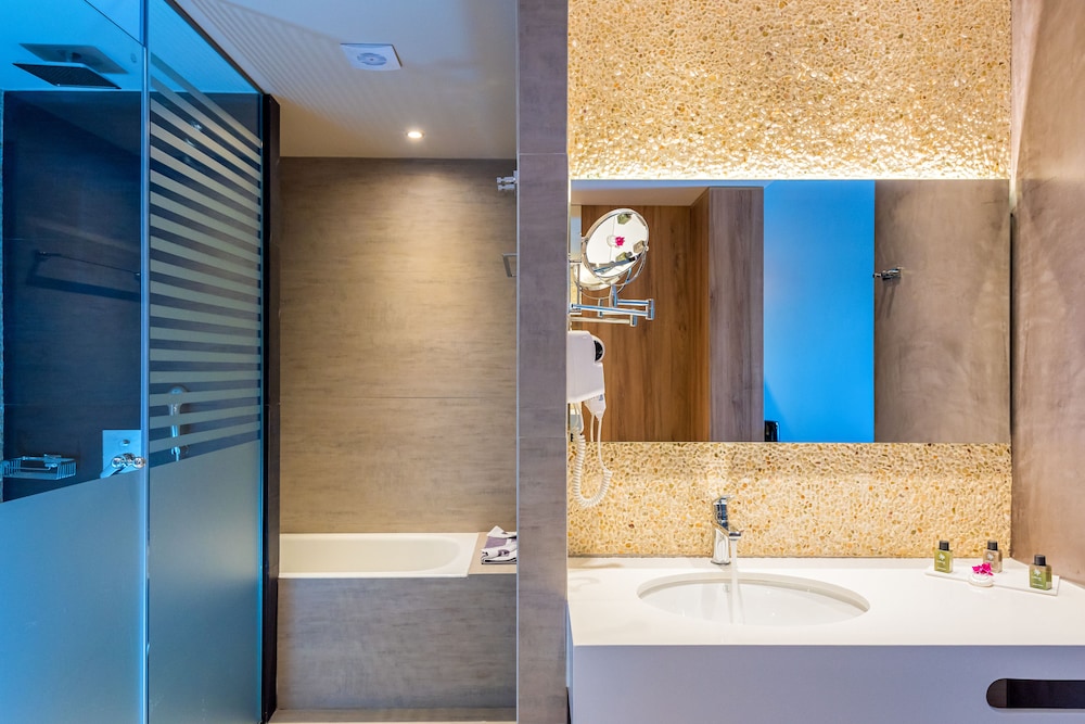 Solimar Aquamarine Resort — Hotel rooms in Platanias