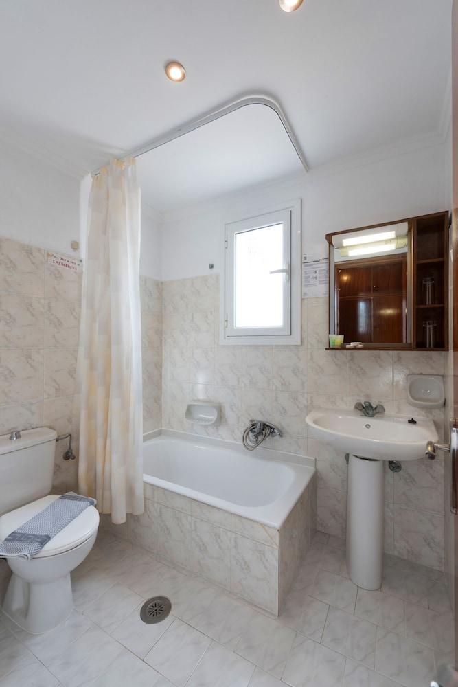 Alkion Hotel Sidari — Hotel rooms in Sidari, Ionian Islands