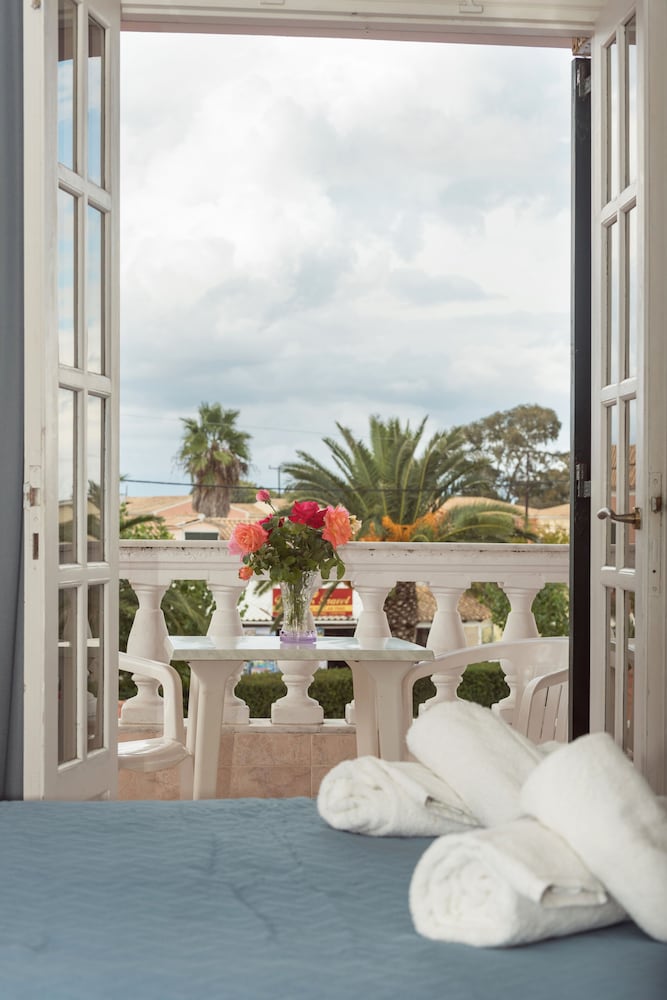 Alkion Hotel Sidari — Hotel rooms in Sidari, Ionian Islands