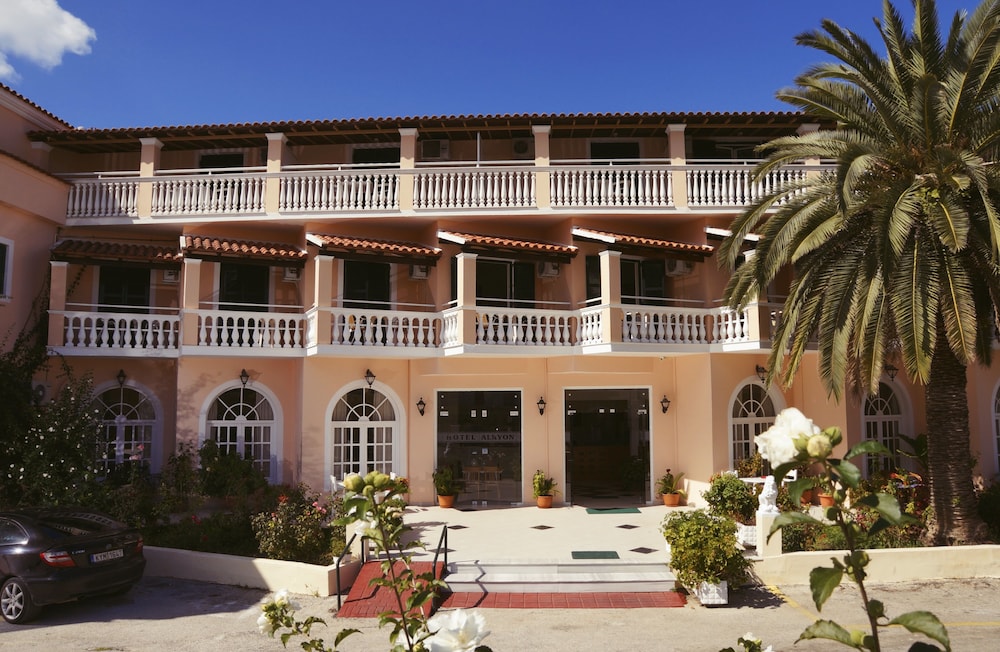 Alkion Hotel Sidari — Hotel building in Sidari, Ionian Islands