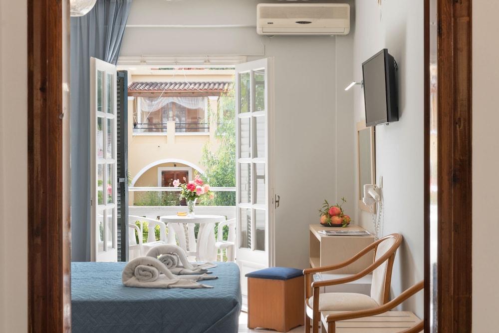 Alkion Hotel Sidari — Hotel rooms in Sidari, Ionian Islands