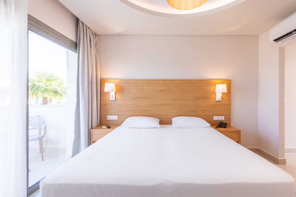 Anna Maria Village — Hotel rooms in Hersonissos