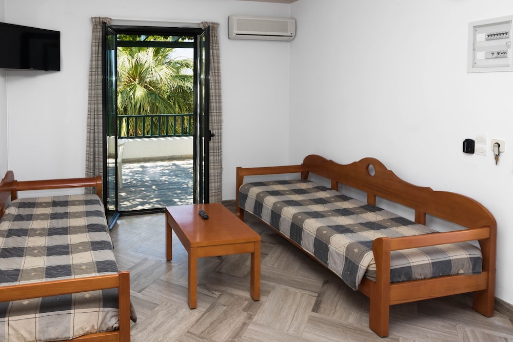 Anna Maria Village — Hotel rooms in Hersonissos