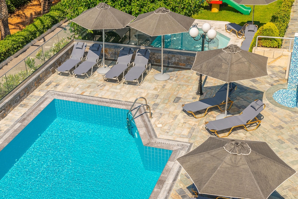 Anna Maria Village — Swimming pool in Hersonissos