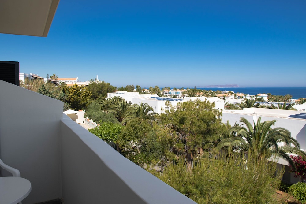 Anna Maria Village — Hotel building in Hersonissos