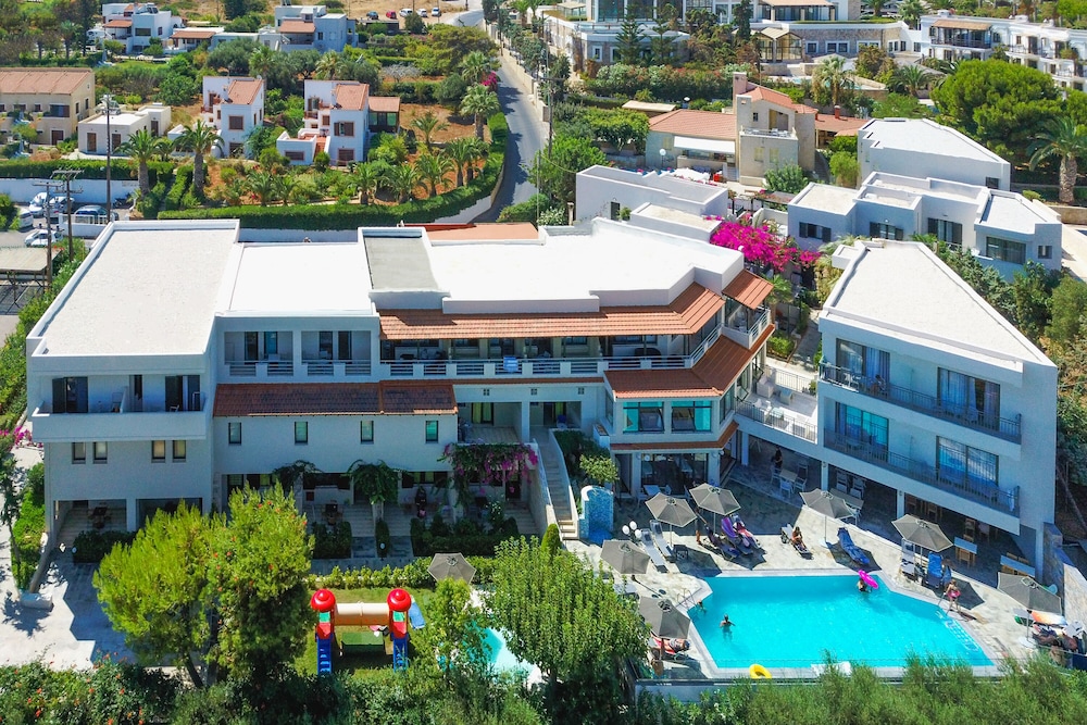 Anna Maria Village — Hotel building in Hersonissos