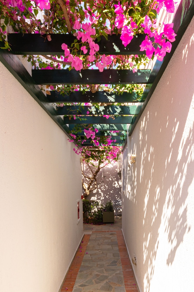 Anna Maria Village — Hotel building in Hersonissos