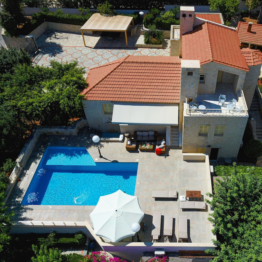 Anna Maria Village — Swimming pool in Hersonissos