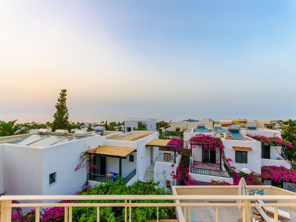 Anna Maria Village — Hotel building in Hersonissos