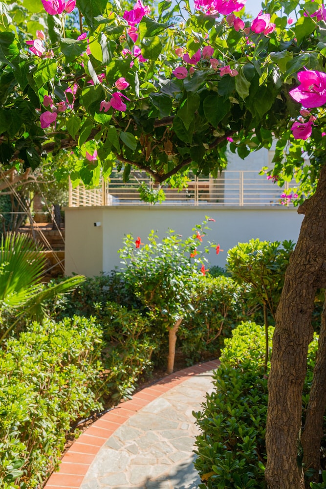 Anna Maria Village — Hotel building in Hersonissos