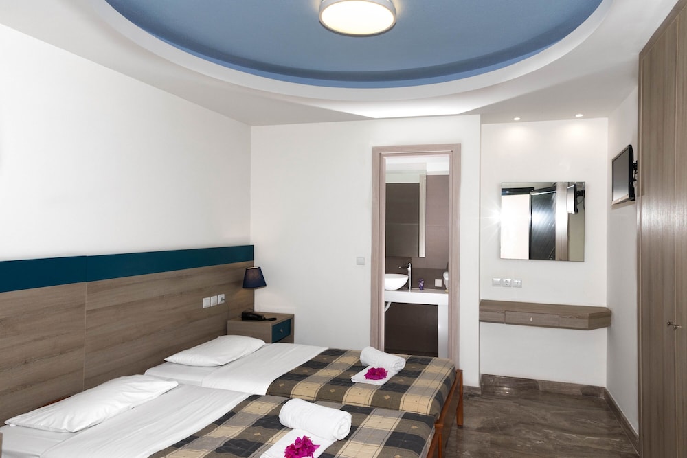 Anna Maria Village — Hotel rooms in Hersonissos