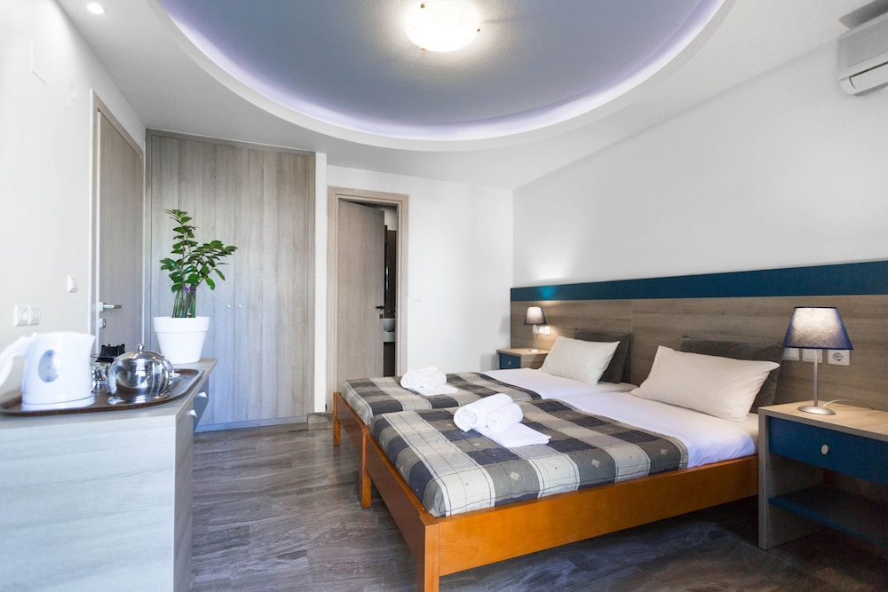 Anna Maria Village — Hotel rooms in Hersonissos