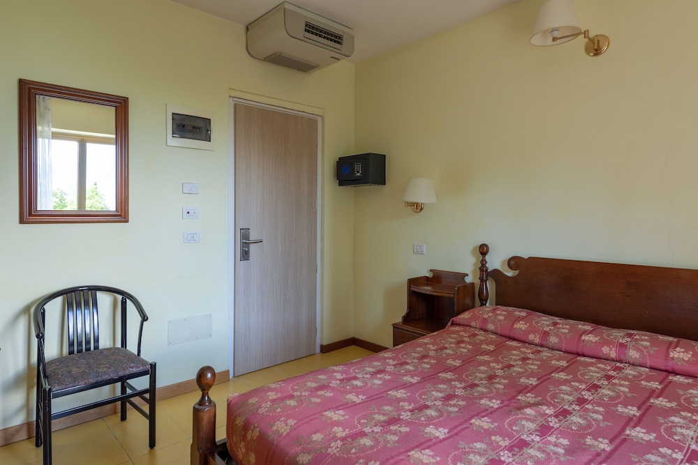La Limonaia Hotel & Residence — Hotel rooms in Limone sul Garda, Lombardy