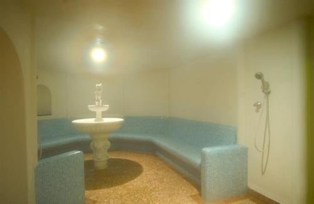 La Limonaia Hotel & Residence — Hotel rooms in Limone sul Garda, Lombardy