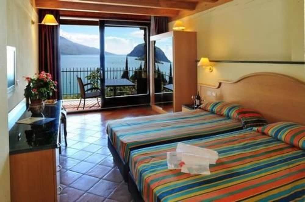 La Limonaia Hotel & Residence — Hotel rooms in Limone sul Garda, Lombardy