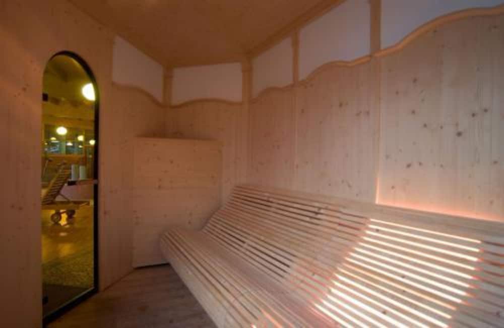 La Limonaia Hotel & Residence — Hotel rooms in Limone sul Garda, Lombardy