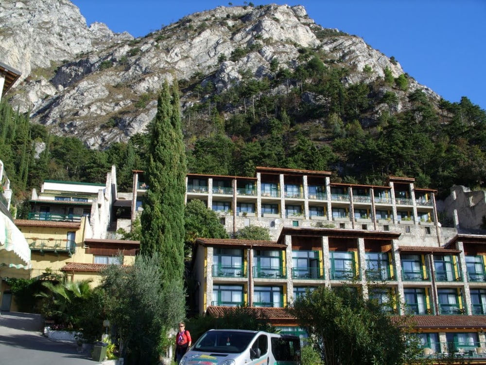 La Limonaia Hotel & Residence — Hotel building in Limone sul Garda, Lombardy