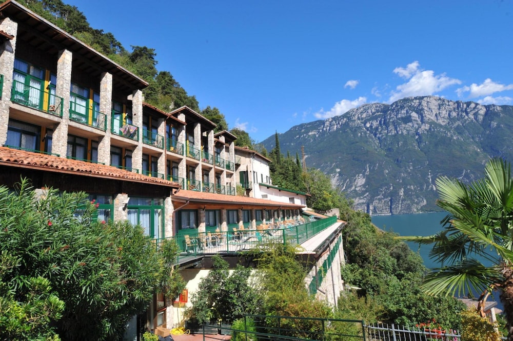 La Limonaia Hotel & Residence — Hotel building in Limone sul Garda, Lombardy
