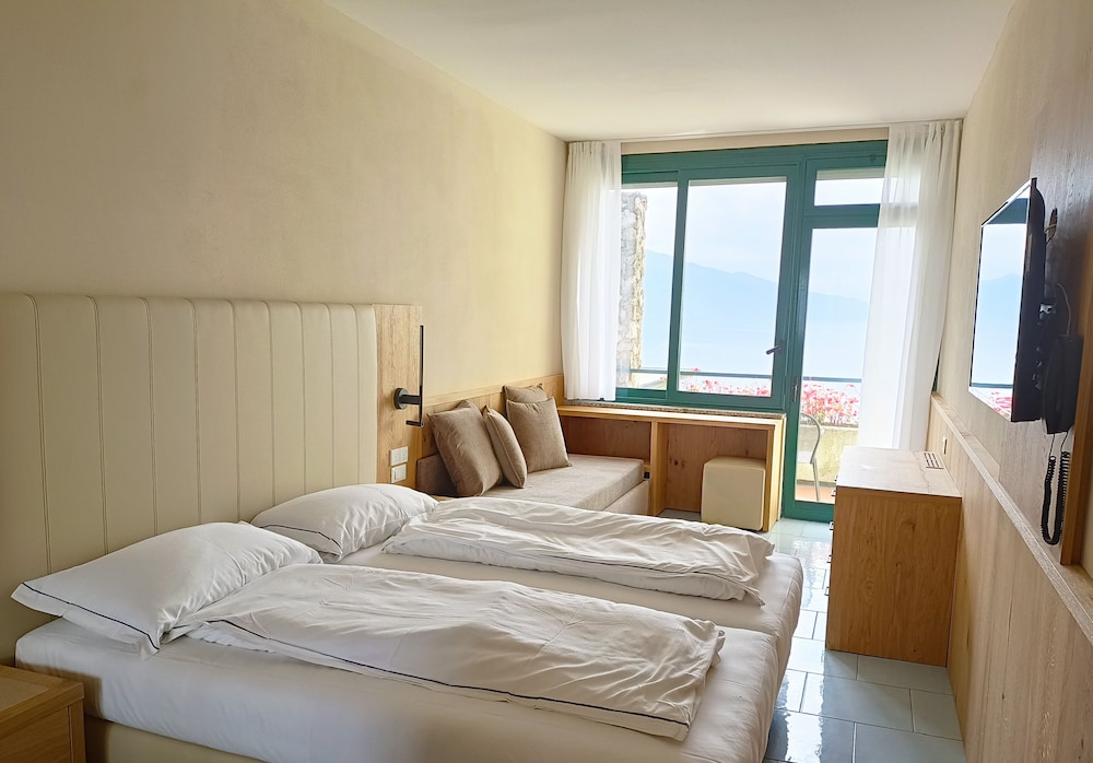 La Limonaia Hotel & Residence — Hotel rooms in Limone sul Garda, Lombardy