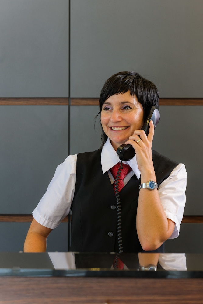Mercure Hotel & Residenz Frankfurt Messe — Hotel building in Frankfurt am Main, Hesse