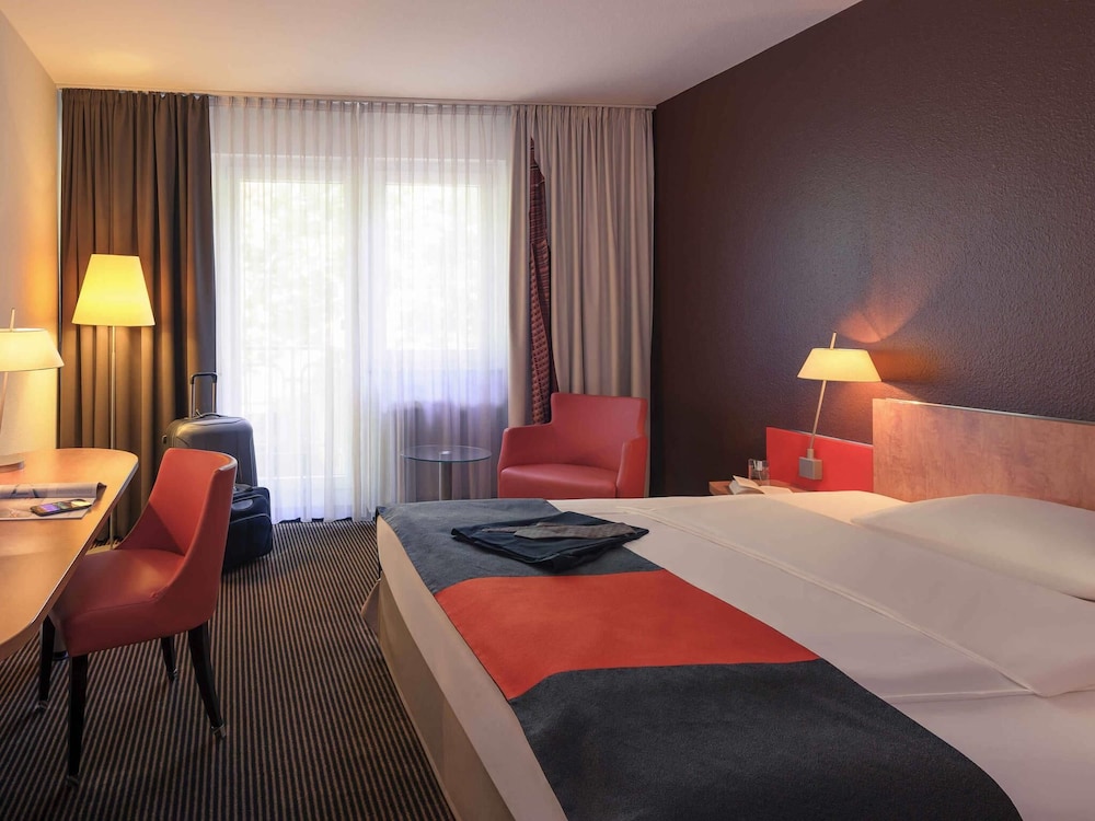 Mercure Hotel & Residenz Frankfurt Messe — Hotel rooms in Frankfurt am Main, Hesse