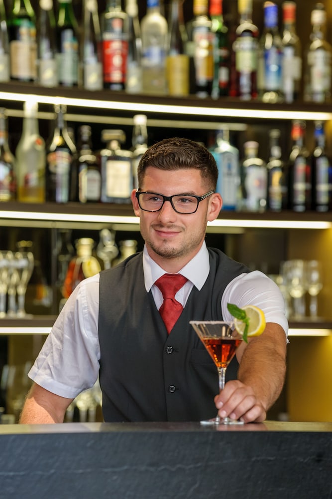 Mercure Hotel & Residenz Frankfurt Messe — Restaurant & bars in Frankfurt am Main, Hesse