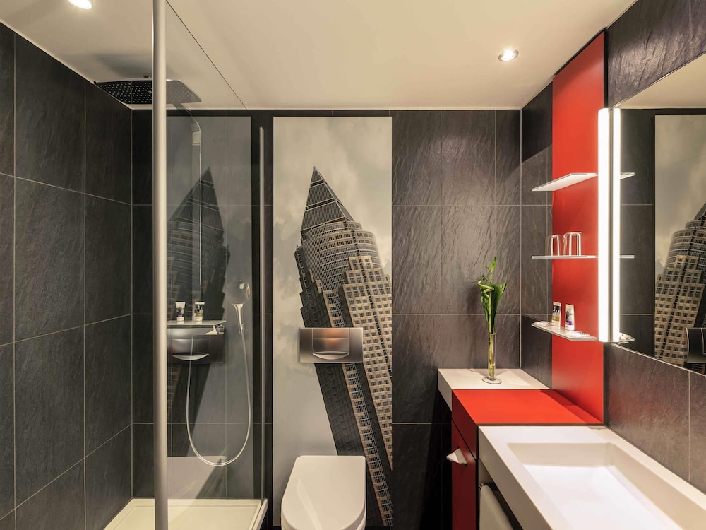 Mercure Hotel & Residenz Frankfurt Messe — Hotel rooms in Frankfurt am Main, Hesse