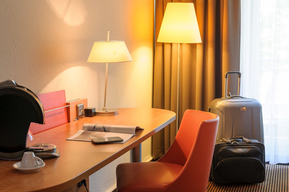 Mercure Hotel & Residenz Frankfurt Messe — Hotel rooms in Frankfurt am Main, Hesse