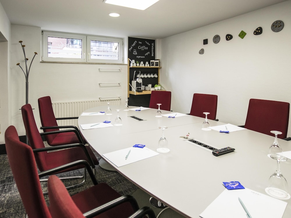 Mercure Hotel & Residenz Frankfurt Messe — Hotel building in Frankfurt am Main, Hesse